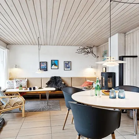 Eljene - 700m From The Sea In Nw Jutland By Interhome 度假居